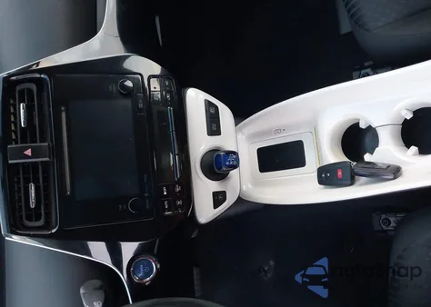 2016 Toyota Prius Three из США, поврежденный, VIN JTDKARFU7G3506907